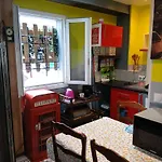 Guesthouse 40 M2 Pour 1,2,3, Personnes-Rez De Chaussee Sur Rue Et Patio-Sejour,Cuisine,Sdb,Chambre Avec Lit Double-2 Canapes Lit Japonais Et Matelas Gonflable-Entree Cote Rue Berzelius-4 M Du Metro Brochant Lig13- Bus 31,54,74 Ers Sites Touristiques
